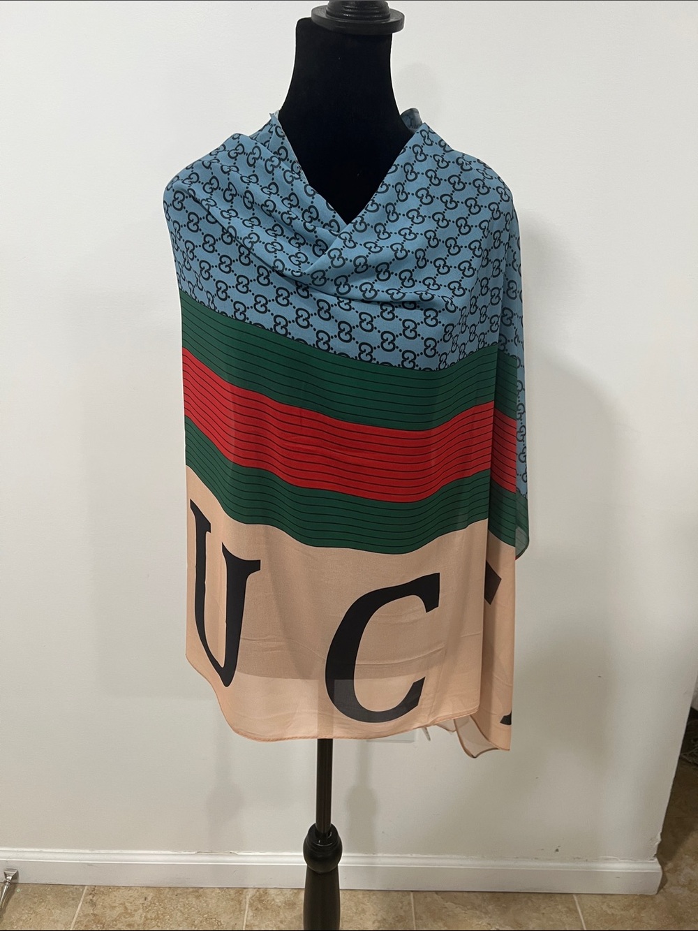 New Listing ❤️NEW( not authentic)Gucci gorgeous chiffon scarf